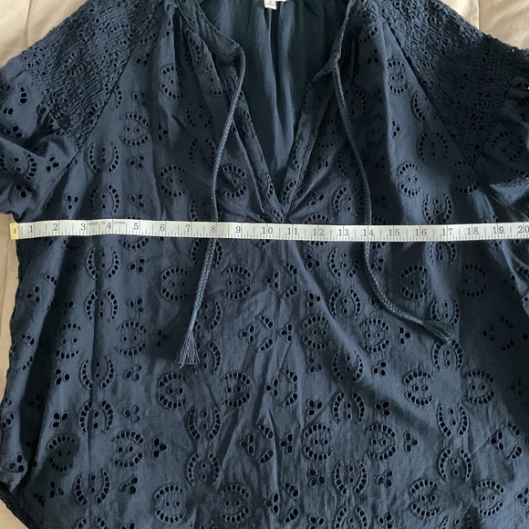 Splendid Taylor Eyelet Cotton Top.   Navy Size Small - Picture 6 of 7